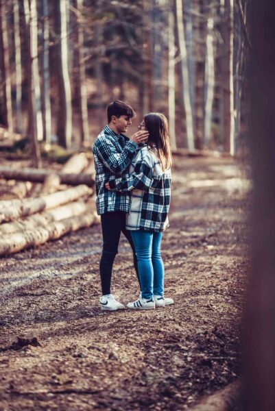 foto sesja w lesie kinga i kamil 0032 foto sesja w lesie kinga i kamil 0032