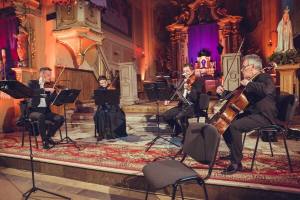 koncert pasyjny kinga brandys wojciak i natalia rubis 0006 koncert pasyjny kinga brandys wojciak i natalia rubis 0006