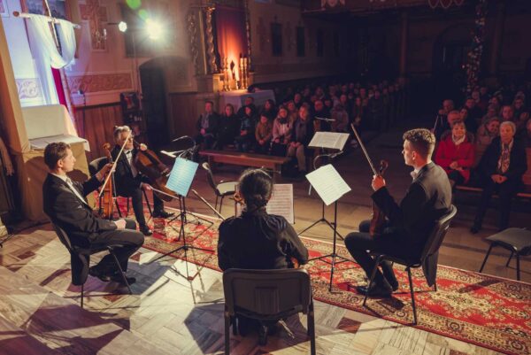 koncert pasyjny kinga brandys wojciak i natalia rubis 0010 koncert pasyjny kinga brandys wojciak i natalia rubis 0010