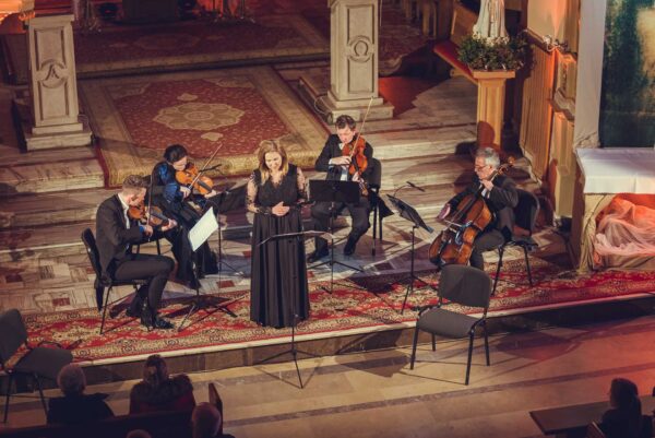 koncert pasyjny kinga brandys wojciak i natalia rubis 0025 koncert pasyjny kinga brandys wojciak i natalia rubis 0025