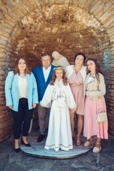 pierwsza komunia swieta w kosciele jana pawla ii podsarnie 2024 0007