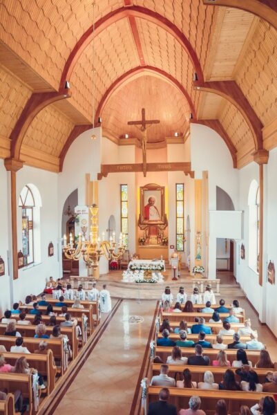 pierwsza komunia swieta w kosciele jana pawla ii podsarnie 2024 0015