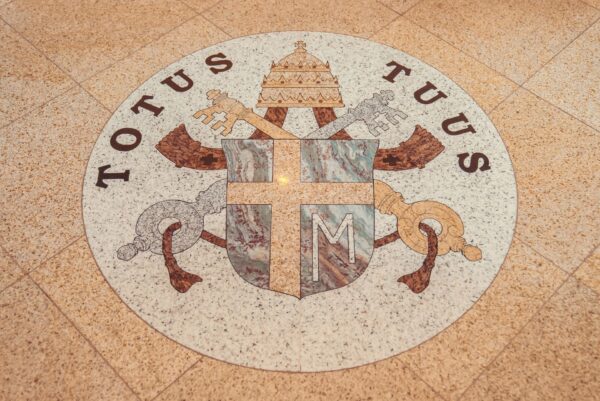 pierwsza komunia swieta w kosciele jana pawla ii podsarnie 2024 0016