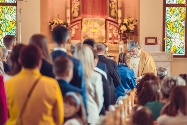 pierwsza komunia swieta w kosciele jana pawla ii podsarnie 2024 0021