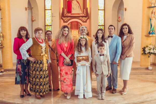 pierwsza komunia swieta w kosciele jana pawla ii podsarnie 2024 0035