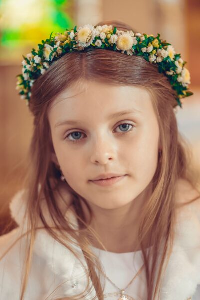 pierwsza komunia swieta w kosciele jana pawla ii podsarnie 2024 0039