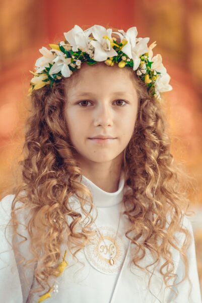 pierwsza komunia swieta w kosciele jana pawla ii podsarnie 2024 0049