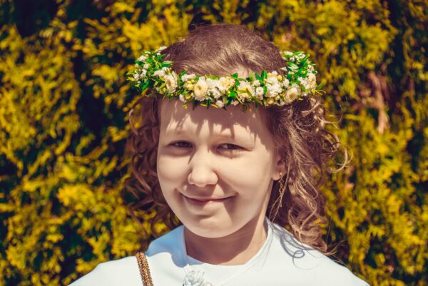 pierwsza komunia swieta w kosciele jana pawla ii podsarnie 2024 0051