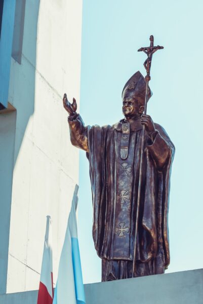 pierwsza komunia swieta w kosciele jana pawla ii podsarnie 2024 0055