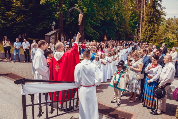 pierwsza komunia swieta w kosciele sw teresy rabka zdroj 2024 0024