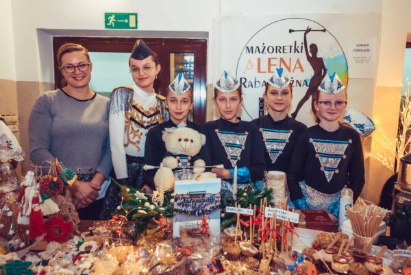 pierwszy kiermasz swiateczny w rabie wyznej 0011 pierwszy kiermasz swiateczny w rabie wyznej 0011